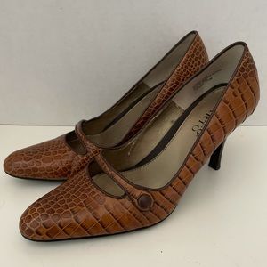 Franco Sarto Tan Crocodile Print Mary-Jane Style Pumps, Leather, 7.5M, EUC.